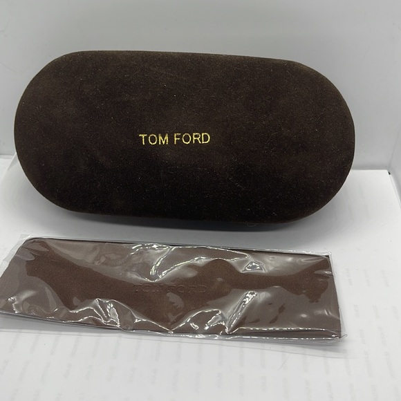 Brand new Burberry Sunglass case + Cleaning cloth Large Dark Brown - Picture 3 of 7